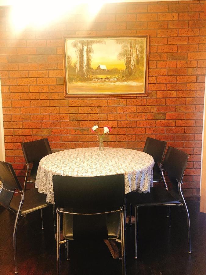 Golden House Appartement Springvale Buitenkant foto
