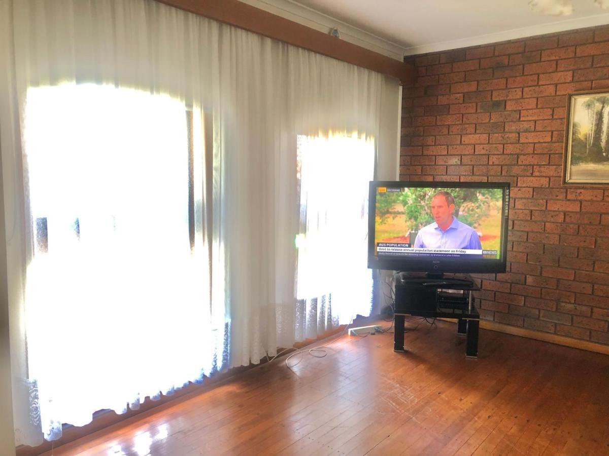 Golden House Appartement Springvale Buitenkant foto