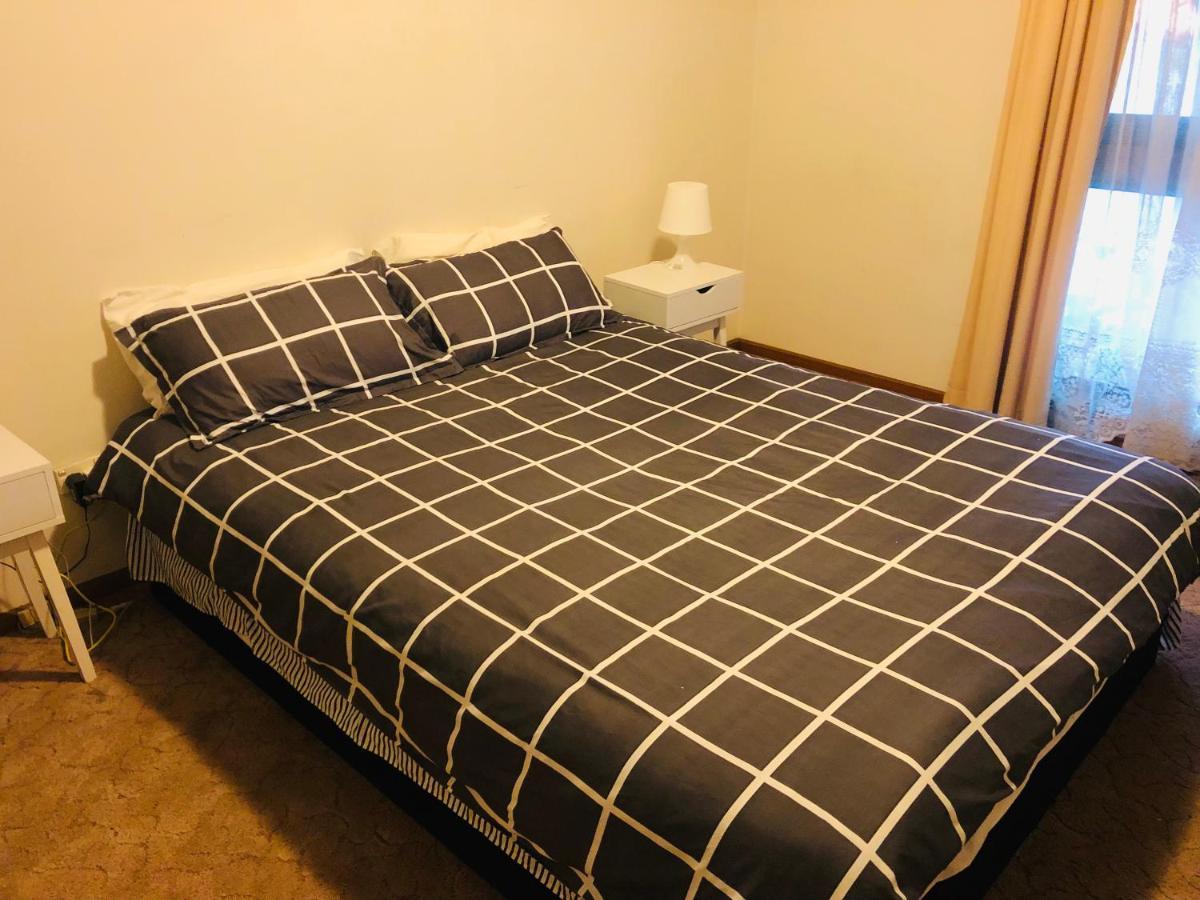 Golden House Appartement Springvale Buitenkant foto