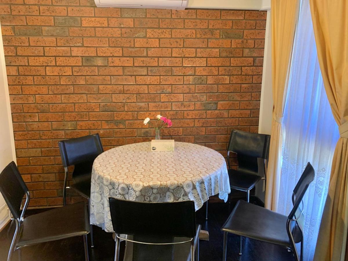 Golden House Appartement Springvale Buitenkant foto